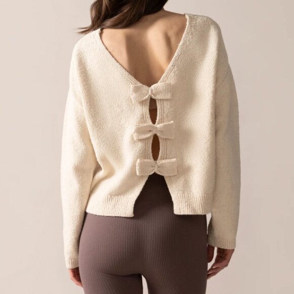 From Rachel | Bow-Back Bouclé Knit Sweater in Almond | XS - Picture 4 of 5